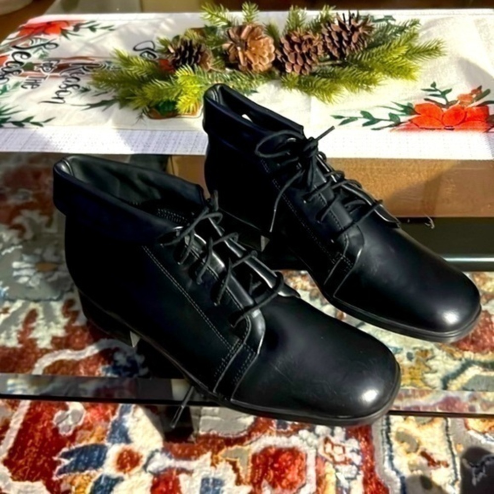 St. John’s Bay booties size 8 black, 1” heel.